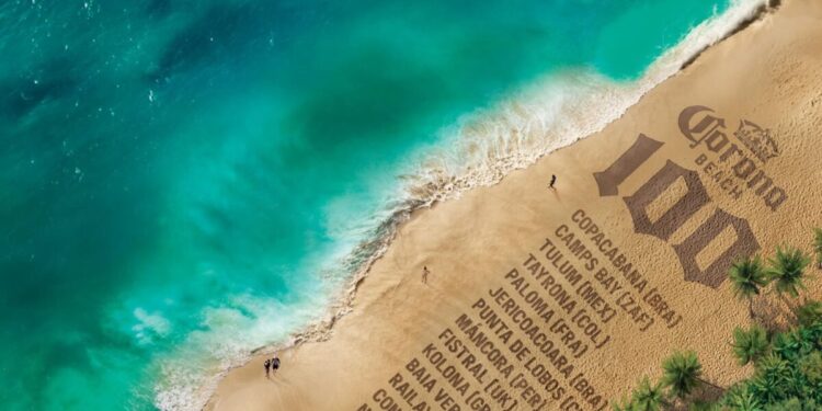 Celebrando 100 anos, marca da cerveja lança guia interativo global com melhores praias e promoção para conhecer uma delas - Foto: Divulgação