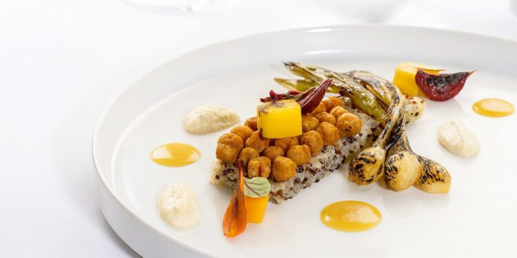 A diversidade e encantamento no prato na continuidade da série de jantares com chefs da associação Relais & Châteaux - Foto: Divulgação