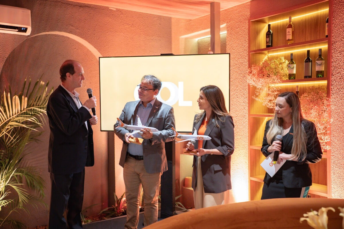 Marcos Tognato, especialista de Relações Institucionais, da GOL; Jamerson de Andrade Vasconcelos, gerente do Aeroporto de Petrolina, da Motiva; Tais Faria, secretária de Turismo de Petrolina; e Dayana Caldeira Abrantes, executiva Comercial da GOL - Foto: Victor Erlacher Espindula