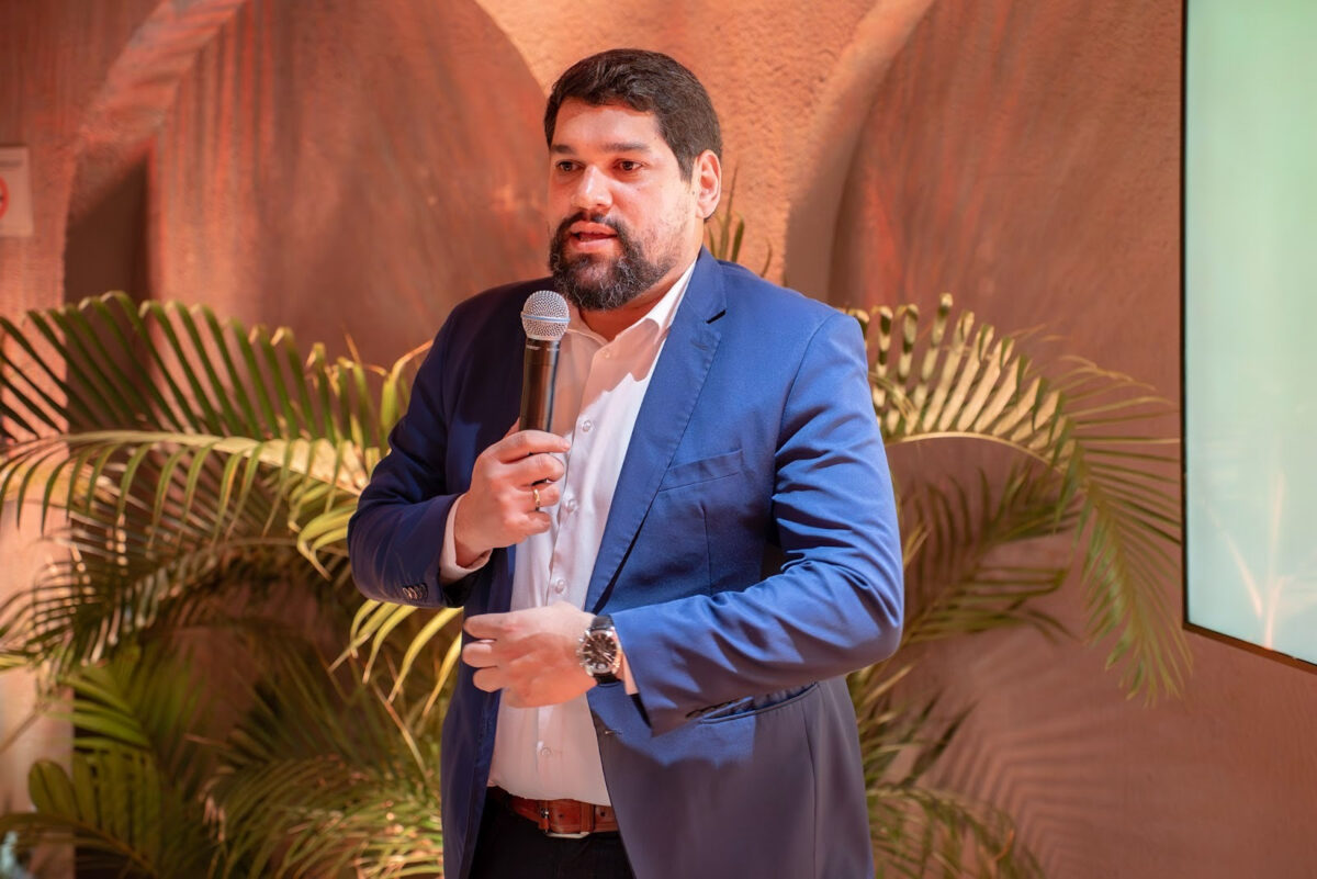 Eduardo Cavalcanti, chefe de Gabinete da Empetur - PE, na noite de comemoração à rota Petrolina-Salvador, da GOL  - Foto: Victor Erlacher Espindula