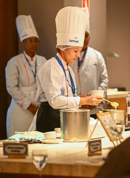 Professora do Restaurante-Escola, Thaynara Gaspar compartilhará seus conhecimentos com os participantes - Foto: Ascom/Senac