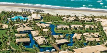 Resort em Aquiraz oferece menu elaborado, chegada do Papai Noel e white party para a virada de ano - Foto: Divulgação