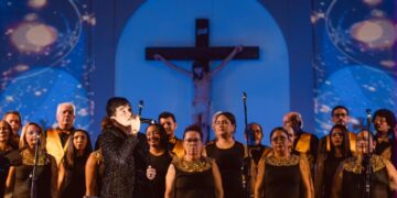 O cantor Fernando de Carvalho e o Coral São João apresentam o tradicional concerto “Natal na Catedral”, na Vila Encantada no Ipem às 18h - Foto: Divulgação