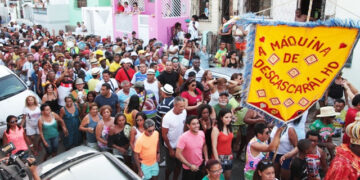 Uma multidão irá percorrer as ruas do bairro da Madre Deus, mantendo aceso o caldeirão artístico das manifestações culturais locais - Foto: Divulgação