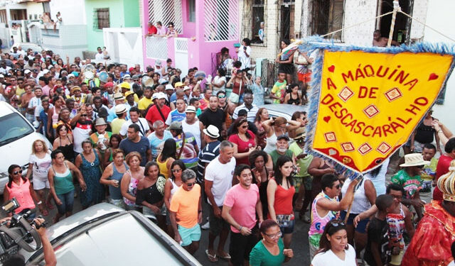 Uma multidão irá percorrer as ruas do bairro da Madre Deus, mantendo aceso o caldeirão artístico das manifestações culturais locais - Foto: Divulgação