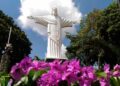 O Cristo, que completou 73 anos em 2025, fica no alto de uma montanha e conta com uma linda vista da região – Foto: Gerson Cordeiro