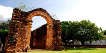 Ruínas da Igreja de Nossa Senhora do Rosário dos Pretos, patrimônio arquitetônico inacabado -Foto: Emerson Silva
