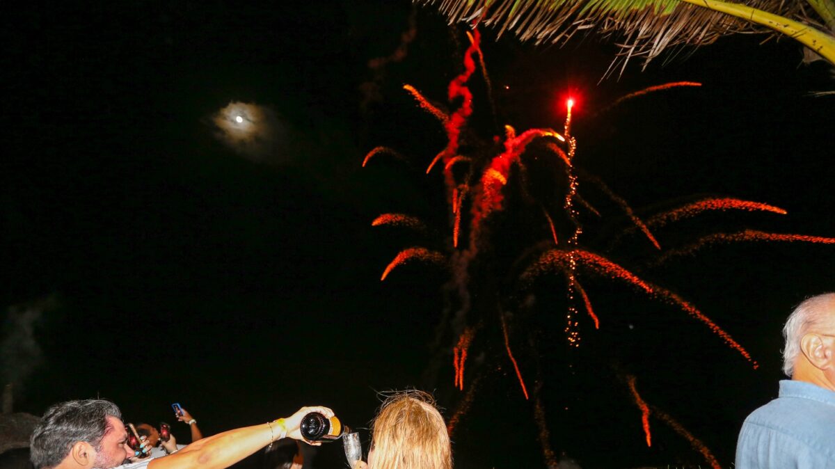 Ponto alto da programação, festa da virada contou com atração musical, ceia e fogos à meia-noite - Foto: Danielle Vieira