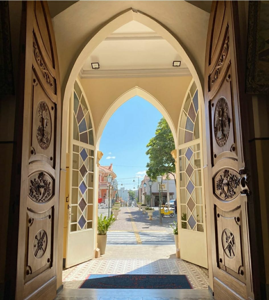 Na Igreja Matriz de Nossa Senhora do Socorro, obras de arte enriquecem a imponente arquitetura de uma das mais belas igrejas católicas brasileira - Foto: Divulgação
