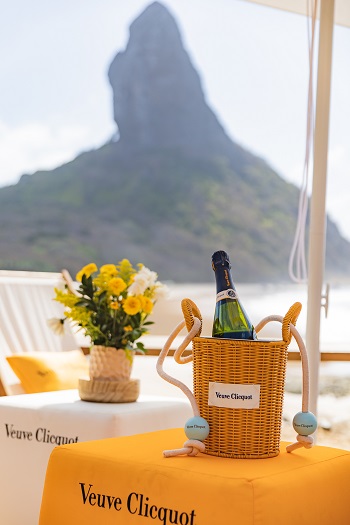 A experiência reúne ambientação exclusiva, sunsets com DJs e menu harmonizado com as cuvées RICH e RICH Rosé - Foto: Pridia