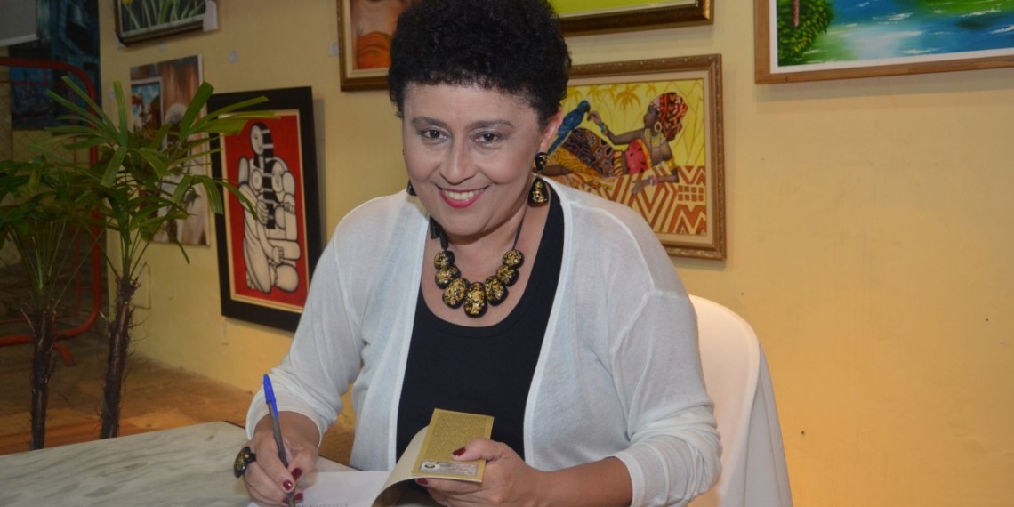 “Atrás do Baú de Guardados”
