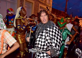 Bloco Os Foliões faz a festa hoje