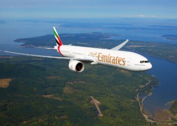 Emirates atualiza políticas e estende validade de passagens