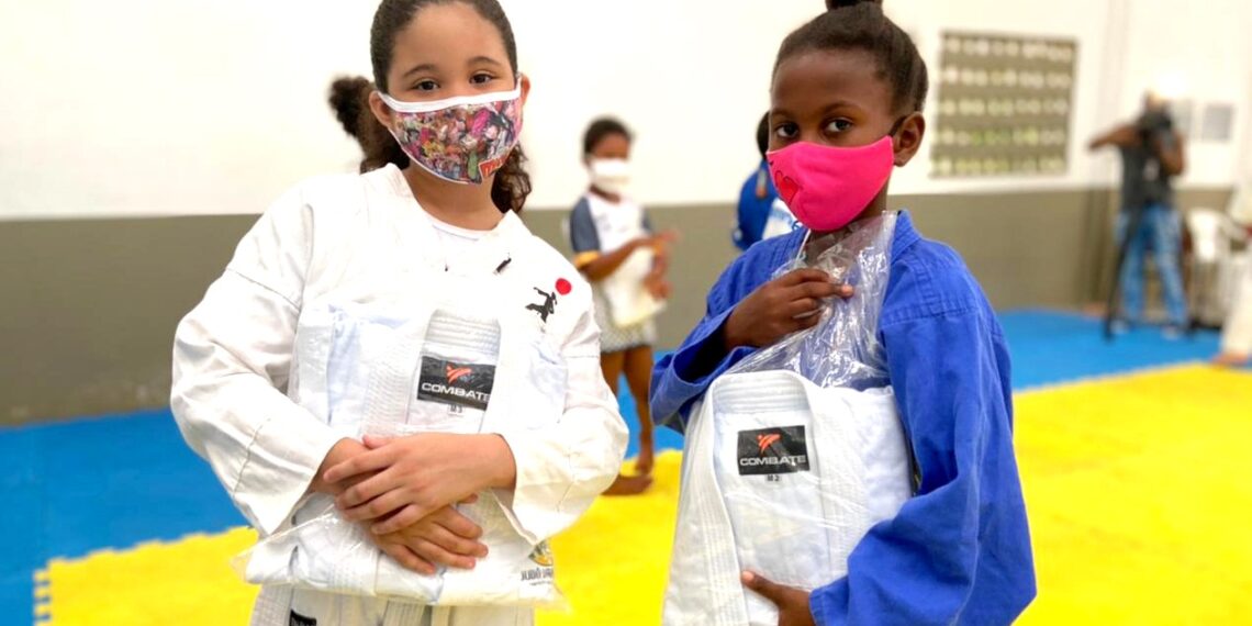 Projeto social: Judocas do Fórum Jaracaty com novos quimonos