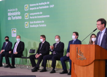 Investimentos, modernização e desburocratização no Turismo