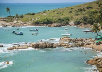 Um passeio imperdível pela Praia de Calhetas, uma das mais visitadas do país - Foto: Bruno Lima