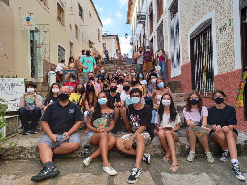 Alunos no Beco Catarina Mina durante city tour - Franci Monteles