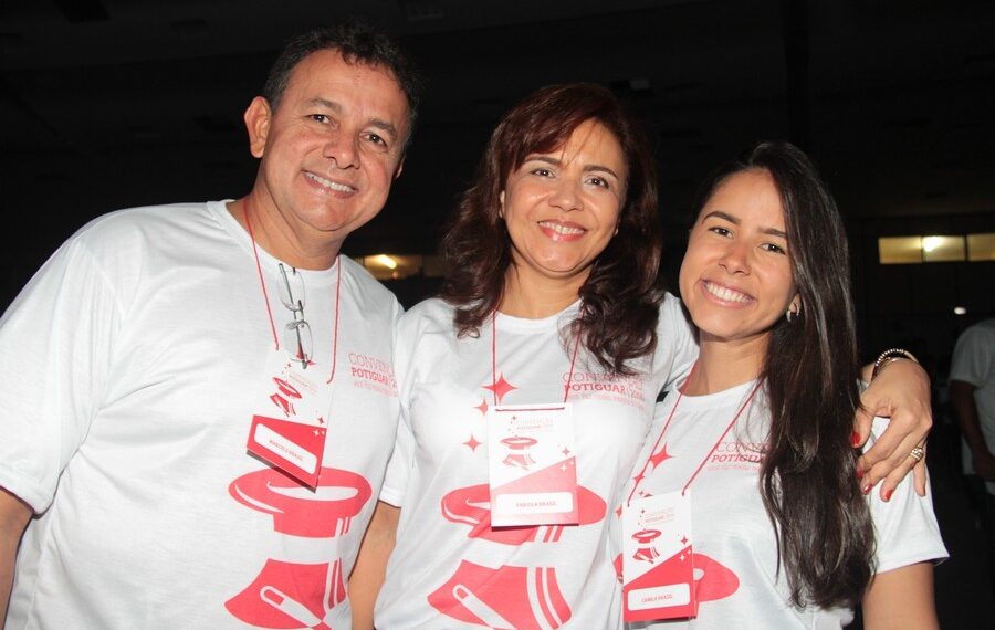 O Presidente do Grupo Potiguar Marcelo Brasil com as diretoras Fabíola e Camila Brasil, anunciam o Feirão Gigante 40 Anos Potiguar com mega ofertas em todos os setores da loja – Foto: Divulgação