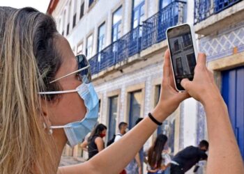 Turistas se deliciam com a beleza dos azulejos e a receptividade do ludovicence - Foto: Divulgação