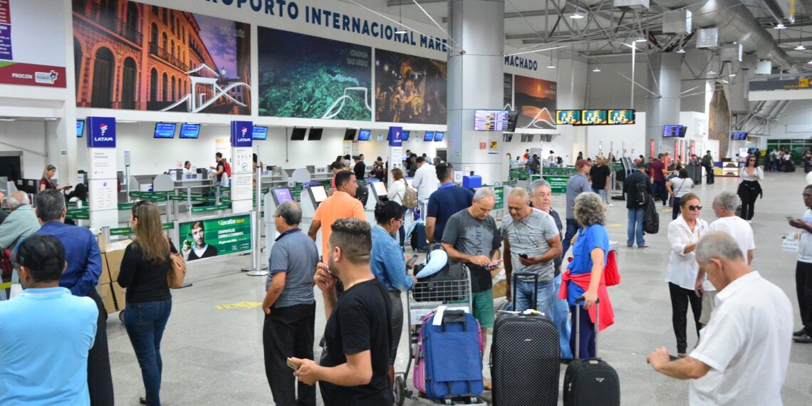 Aeroporto Marechal Cunha bastante movimentado no feriado prolongado - Foto: Gutemberg Bogéa