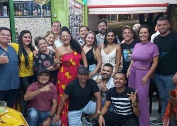 Maranhenses e mineiros em confraternizaçõa no Buteco do Maranhão na noite da quinta-feira (28), ocasião ondejuntos comemoraram o aniversário da editora da Revista Maranhão Turismo, Léa Zaqueu - Foto: Divulgação