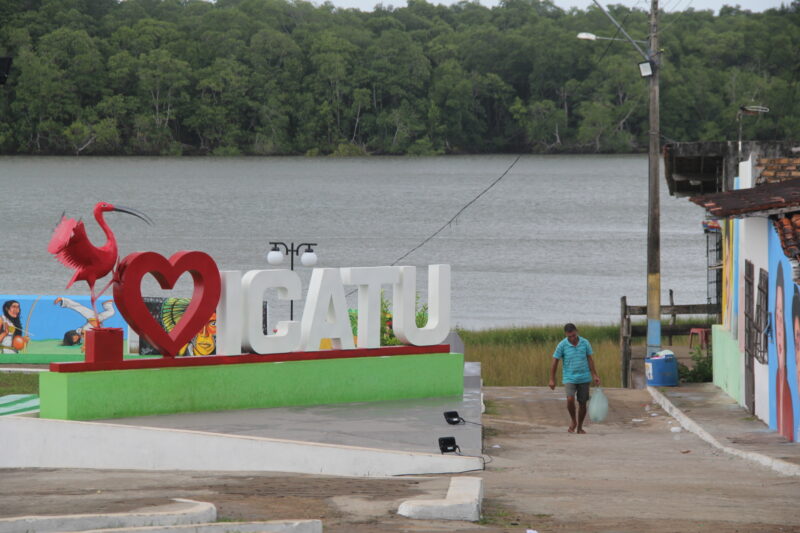 Marco da cidade de Icatu na beira do Munim – Foto: Henrique Bóis