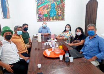 Artistas do Movimento cadê o Circo durante reunião com o Secretário de Cultura Marco Dualibe - Foto: Divulgação