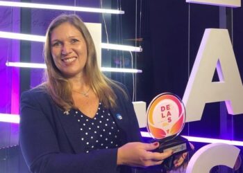 Rachel Jordão recebe homenagem durante a cerimônia do "Sebrae Delas 2022" promovida pelo Sebrae Nacional - Foto: Divulgação