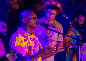Noite de forró com Vicente Melo, em mais uma edição do Forró das Flores no Centro de São Luís - Foto: Divulgação