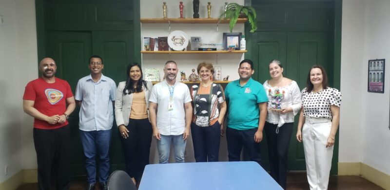 Representantes das agências de Viagens em reunião com o Secretário de Turismo do Município, Saulo Santos - Foto: Divulgação