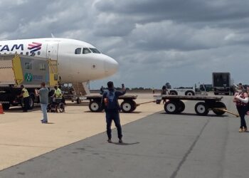 Soluções inovadoras da IHS nos aeroportos permitirá uma padronização de alta qualidade nos serviços de telecomunicações. No detalhe, o Aeroporto Marechal Cunha Machado, em São Luís, incluso no sistema de instalação das redes - Foto: Gutemberg Bogéa