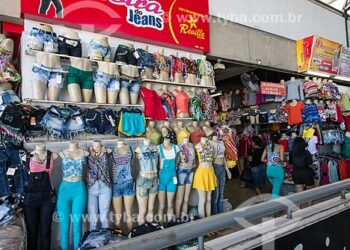 Roupas à venda no Shopping da Popular Cidade de Teresina - Foto: Reprodução