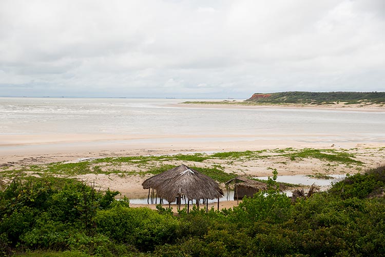 Uma vista da praia de Mamuna, no municipio de Alcântara, uma mostra das inumeras maravilhas no litoral ocidental maranhense - Adilson Zavarize