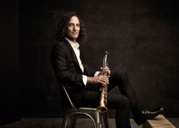 Em 2021 a HBO Max lançou o documentário “Listening to Kenny G”, sobre a carreira do astro - Foto: Divulgação