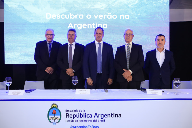 Bancorbrás Turismo lança Revista Meu Clube na Embaixada da Argentina