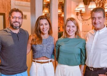 José Leite Filho e Maria Fernanda Oliveira com o casal Elaine de Oliveira e Carlos Francisco de Oliveira – Foto: Divulgação