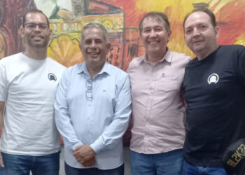 Hasley Juliano (Exotic Boogies), Paulo Montanha (Sindetur), Paulo Matos (Secretário de Turismo do Maranhão) e Ítalo Paparazzi (Boogie Lençóis) – Foto: Divulgação