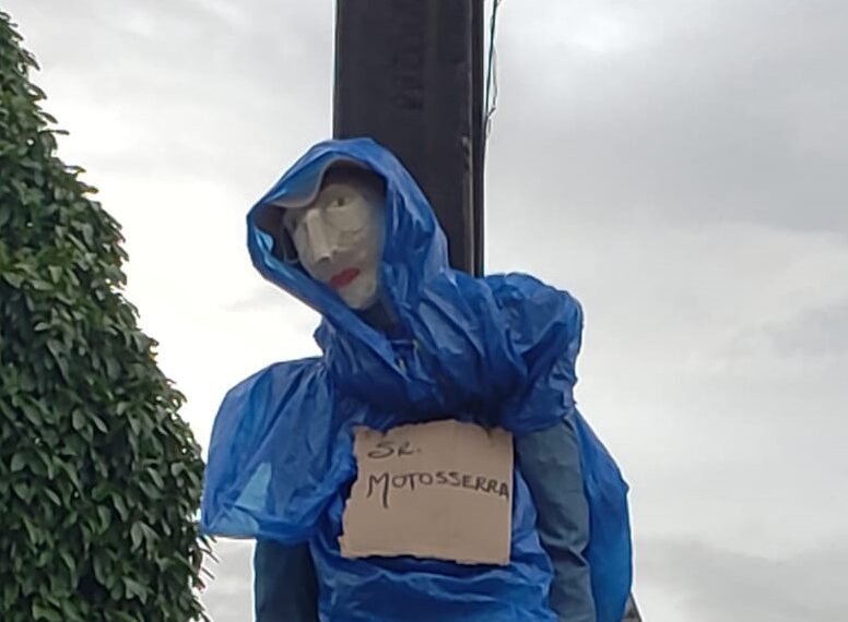 Judas “Dr. Moto Serra”, referência ao ex-ministro do meio ambiente Ricardo Sales envolvido em uma série de polêmicas – Foto: Divulgação