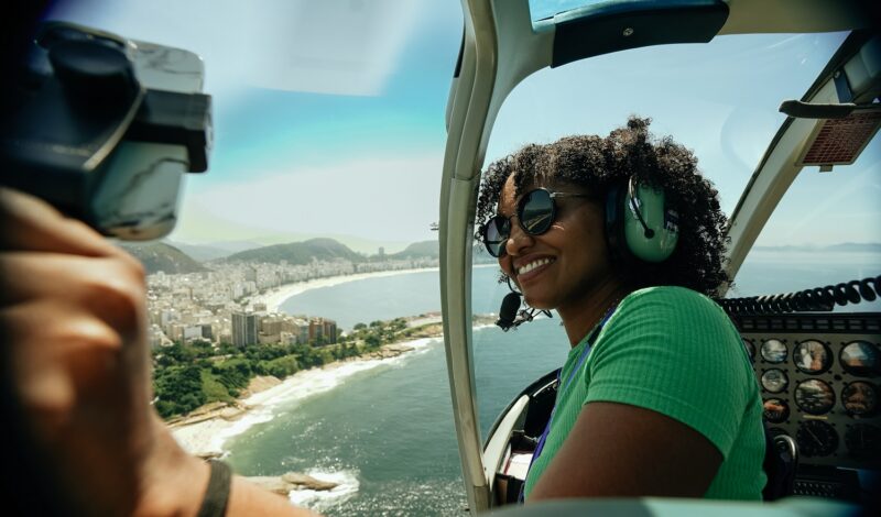 Uma vista das mais belas praias cariocas na rota do mais novo passeio da Helisul - Foto: Divulgação