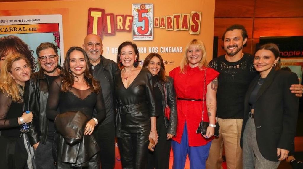 Elenco do filme ‘Tire 5 Cartas’ que estreia nesta quinta-feira (14) – Foto: Divulgação