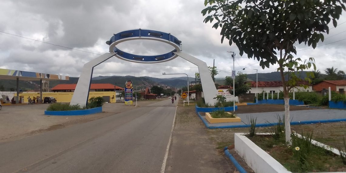 Na entrada de Alagoa
