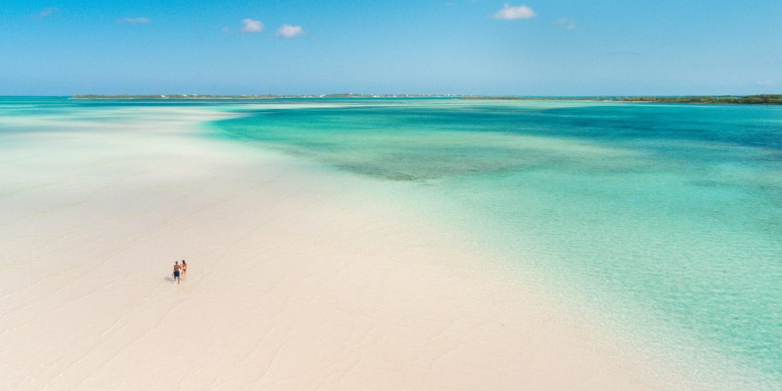 Com mais de 700 ilhas, ilhotas e 16 ilhas-destinos, as Bahamas ficam a apenas 80,4 km da costa da Flórida nos Estados Unidos - Foto: Divulgação