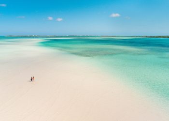 Com mais de 700 ilhas, ilhotas e 16 ilhas-destinos, as Bahamas ficam a apenas 80,4 km da costa da Flórida nos Estados Unidos - Foto: Divulgação