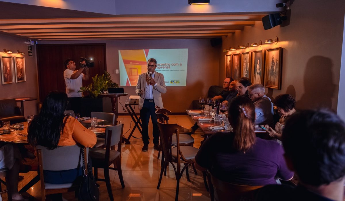 O superintendente do BNB, Isaque Nascimento, em encontro entre a instituição financeira e profissionais da imprensa maranhense - Foto: Emanoel RT 