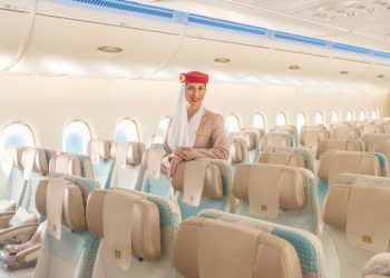 Os voos da companhia aérea no setor Bogotá-Miami vão introduzir serviços premium em rotas populares, incluindo assentos totalmente reclináveis na First Class e Business Class, além de generosa franquia de bagagem, refeições gratuitas e entretenimento a bordo - Foto: Divulgação
