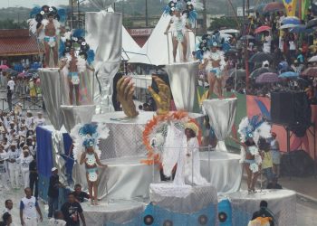Em 2007, uma linda homenagem da Escola de Samba Turma do Quinto, a "Marrom" Alcione - Foto: Gilson Ferreira