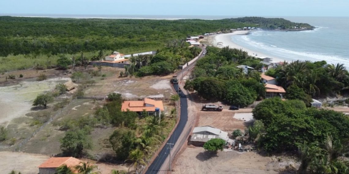 Praia de Araoca, um dos atrativos que fazem de Guimarâes um destino turístico no Litoral Ocidental Maranhense - Foto: Hewerton Souza