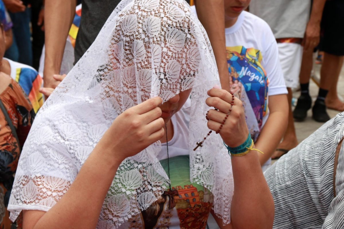A fé do povo brasileiros nas festas religiosas do país - foto: Ramid
