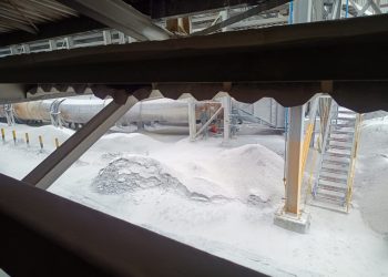 Alumina acumulada no chão da Alumar - Fotos Movimento de Defesa da Ilha