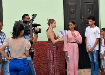 Alunos do Centro de Ensino José Giorcelli Costa durante entrevista na Casa das Minas – Foto: Divulgação